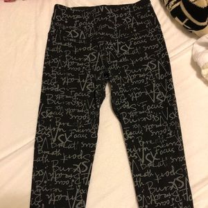 Black & gray VS workout leggings